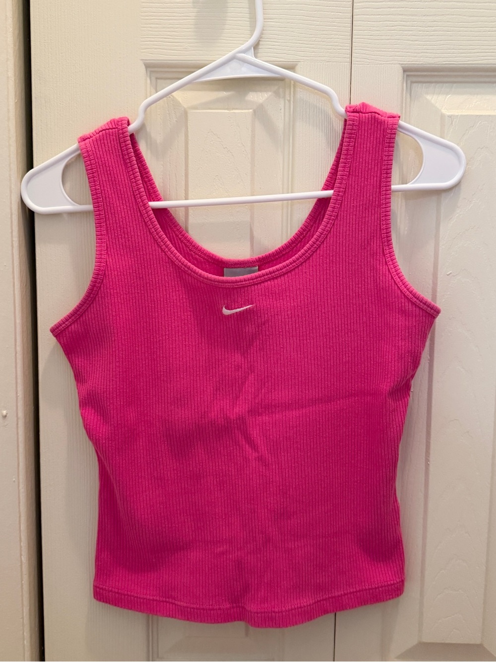 Vintage Nike Women's Hot Pink Ribbed Tank Top